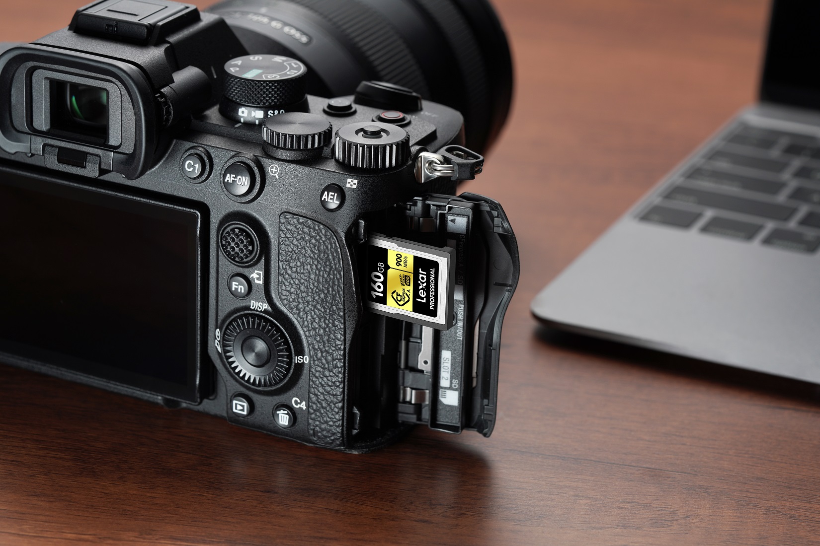 Lexar scheda CFexpress di Tipo A Serie GOLD e il Reader CFexpress™ Tipo A/SD